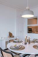 Beautiful Seaview Apartment With Private Garage