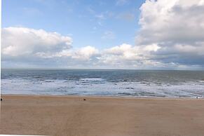 Beautiful Seaview Apartment With Private Garage