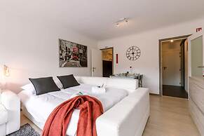 Modern Studio With Balcony Near the Beach