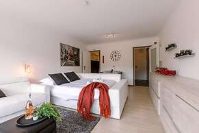 Modern Studio With Balcony Near the Beach