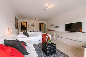 Modern Studio With Balcony Near the Beach