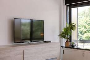 Modern Studio With Balcony Near the Beach