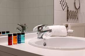 Cosy Apartment With 2 Terraces Right at the Beach