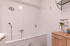 Cosy Apartment With 2 Terraces Right at the Beach