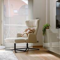 Lovely and Spacious Apartment on top Location