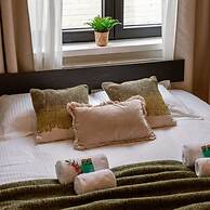 Spacious and Warmly Furnished Apartment