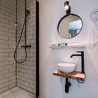 Spacious and Warmly Furnished Apartment