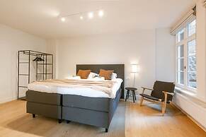 Modern Apartment Located at Historical Main Square