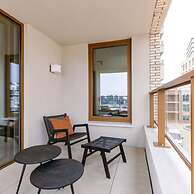 Family Apartment Located by the sea