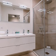 Family Apartment Located by the sea