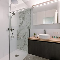 Cosy Apartment With Terrace Overlooking the sea