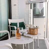 Cosy Apartment With Terrace Overlooking the sea