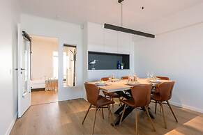 Cosy Apartment With Terrace Overlooking the sea