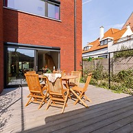 Family-friendly House With Sunny Terrace and Garden