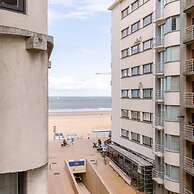 Warm Cozy Lateral Seaview Apartment