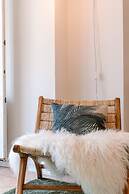 Warm Cozy Lateral Seaview Apartment