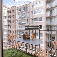 Warm Cozy Lateral Seaview Apartment