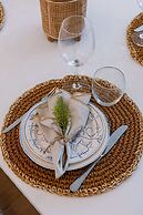 Warm Cozy Lateral Seaview Apartment