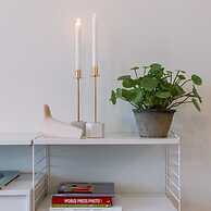 Warm Cozy Lateral Seaview Apartment