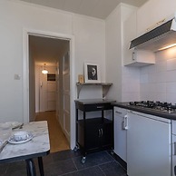 Warm Cozy Lateral Seaview Apartment