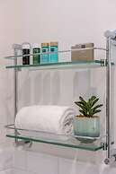 Warm Cozy Lateral Seaview Apartment