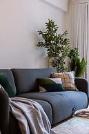 Warm Cozy Lateral Seaview Apartment