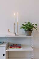 Warm Cozy Lateral Seaview Apartment