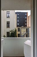 Warm Cozy Lateral Seaview Apartment