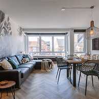 Lovely Apartment With Lateral sea View