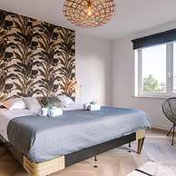 Lovely Apartment With Lateral sea View