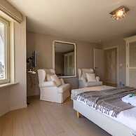 Beautiful and Authentic Apartment Nearby the Beach