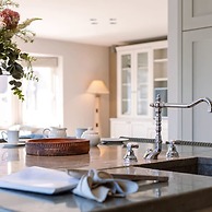 Beautiful and Authentic Apartment Nearby the Beach