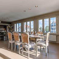 Beautiful and Authentic Apartment Nearby the Beach