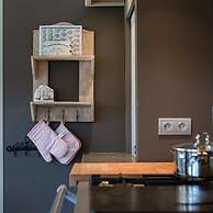 Beautiful and Authentic Apartment Nearby the Beach