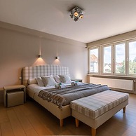 Beautiful and Authentic Apartment Nearby the Beach