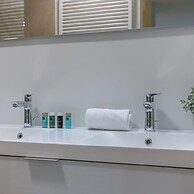 Beautiful Apartment With Terrace and Parking