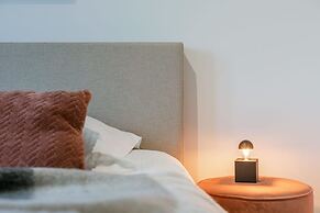 Beautiful Apartment With Terrace and Parking