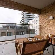 Beautiful Apartment With Terrace and Parking