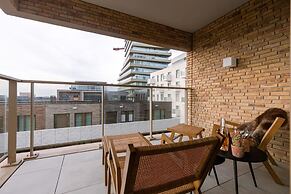Beautiful Apartment With Terrace and Parking