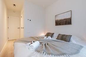 Beautiful Apartment With Terrace and Parking