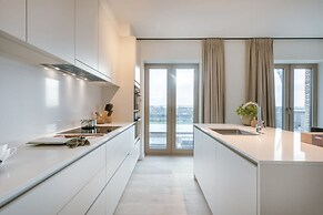 Beautiful Apartment With Terrace and Parking