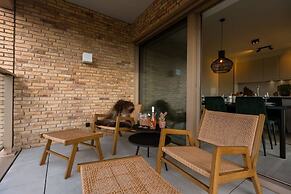 Beautiful Apartment With Terrace and Parking