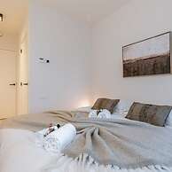 Beautiful Apartment With Terrace and Parking