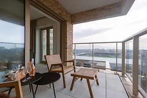 Beautiful Apartment With Terrace and Parking