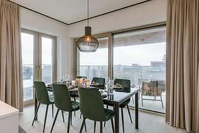 Beautiful Apartment With Terrace and Parking