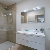 Beautiful Apartment With Terrace and Parking