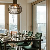 Beautiful Apartment With Terrace and Parking