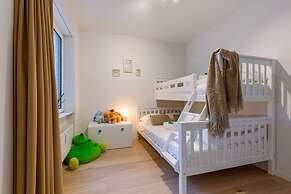 Luminous Family Apartment With Magnificent View