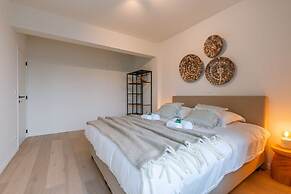 Luminous Family Apartment With Magnificent View