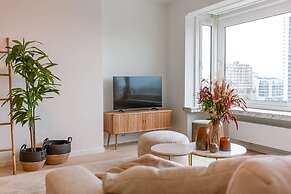 Luminous Family Apartment With Magnificent View